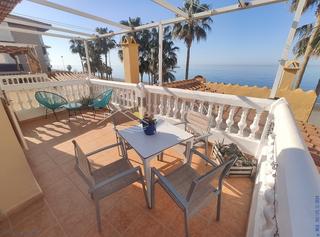 Apartamento en El Morche. Dublex, de 3 dormitorios, primera linea de playa, vistas al mar,