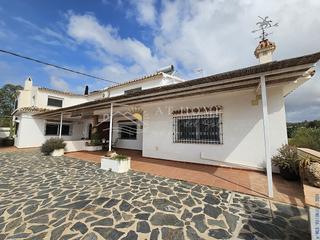 Xalet a Camino Algarrobo - Las Arenas. Dos casas de campo con finca en producción