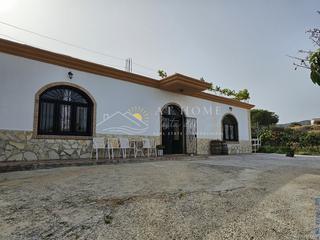 Xalet a Camino Algarrobo - Las Arenas. Finca rustica productiva con viviendas