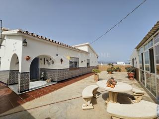 Casa a Camino Algarrobo - Las Arenas. Casa independiente en planta baja con vistas