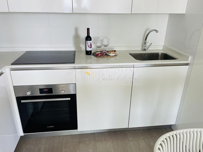Foto ae3c269b-aa55-476f-883f-c54e3c99fb13. Miete appartement mit parking pool in El Morche Torrox