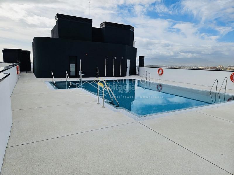 Foto 7d6360cc-e369-4aab-a597-bcfd3020f3ac. Alquiler apartamento piso en torres de martiricos larga temporada. en Málaga