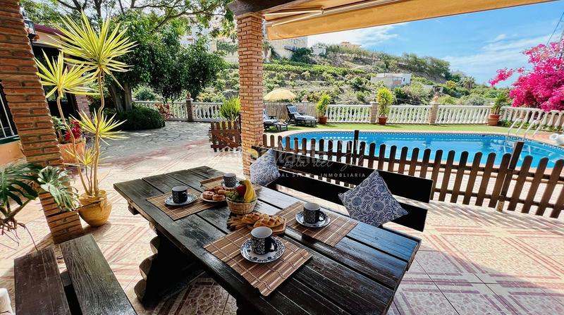 Foto 77e7db1d-ff10-4203-90ea-dd4b3bdb6be4. Rent chalet with heating in Torrox pueblo Torrox