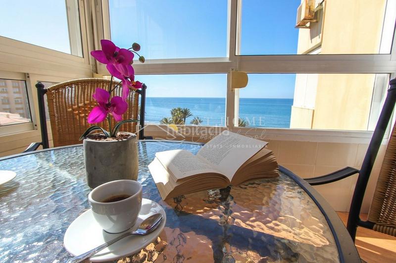 Foto 1b1eda6b-cb9b-4dfe-83f9-20a647522c6f. Alquiler apartamento maravilloso apartamento en primera linea de playa. en Torrox