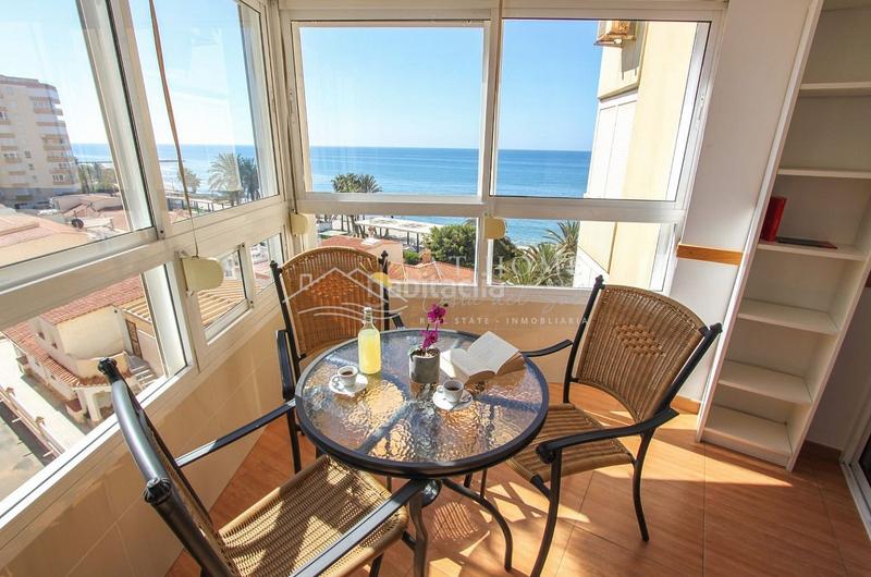 Foto 935f9806-c6a2-4358-b7e9-4d061f6cc83b. Alquiler apartamento maravilloso apartamento en primera linea de playa. en Torrox