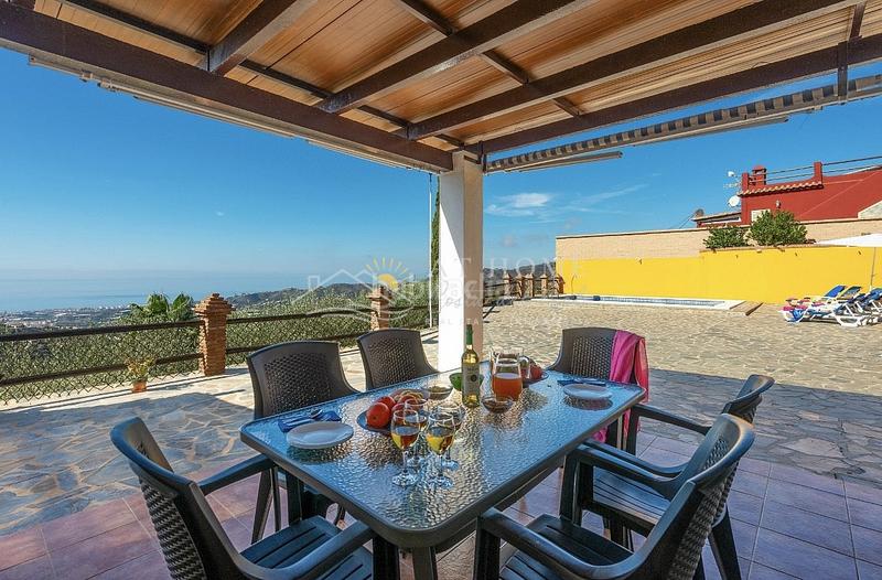 Foto e1073f77-2a66-4488-901d-5d59f1946b57. Miete haus mit heizung parking pool in Torrox pueblo Torrox