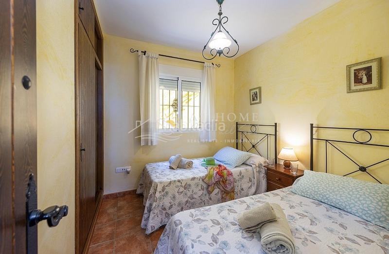 Foto 2f672df2-3c44-42b4-8583-6ebd7395162e. Rent house with heating parking pool in Torrox pueblo Torrox