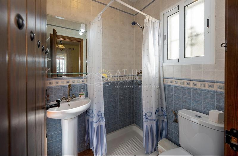 Foto 94775686-eb6c-474e-891c-dc86d4a1fa30. Rent house with heating parking pool in Torrox pueblo Torrox
