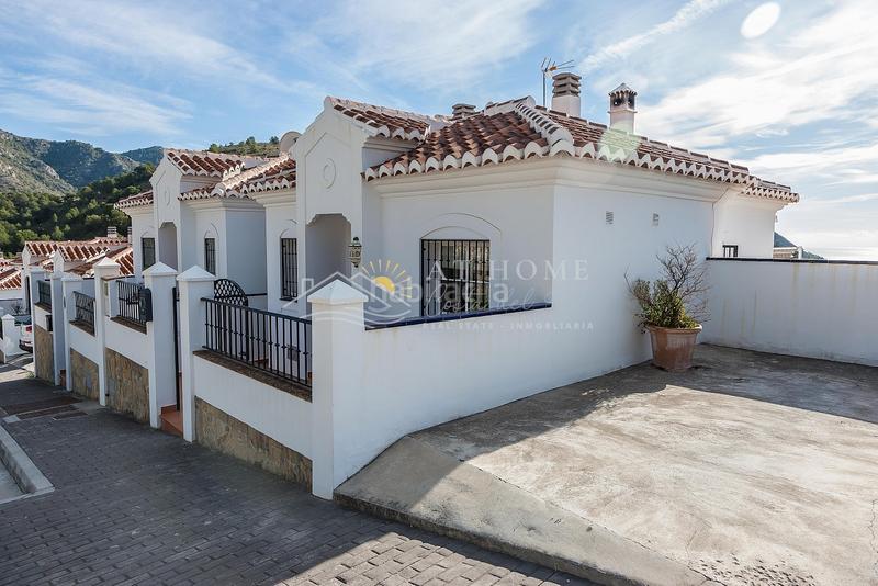 Foto c80f8149-f37b-4a03-86b0-239dbccbbc75. Miete chalet mit parking pool in Frigiliana