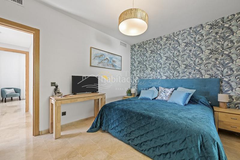 Foto 2180d05f-69fa-495e-9b1c-b7568f1f2370. Casa con parcheggio piscina in Benahavís pueblo Benahavís