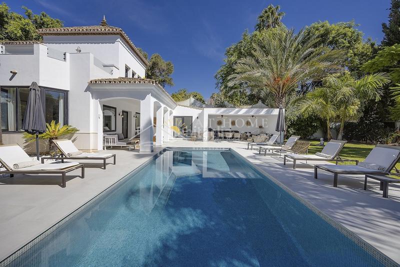 Foto 3b5b688c-b235-4d73-a637-b9542fc3588f. Casa con parcheggio piscina in Benahavís pueblo Benahavís