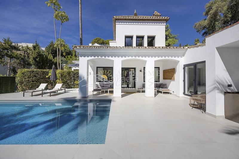 Foto 42375653-2915-4782-8489-1eb70c19b8af. Casa con parcheggio piscina in Benahavís pueblo Benahavís