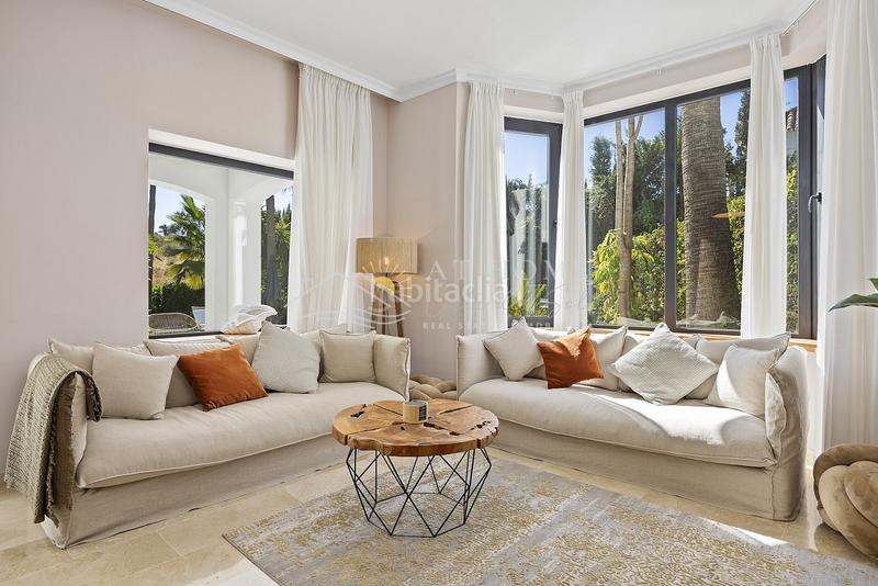 Foto 48388f0f-23ac-4ef3-ad68-73c40e99913f. Casa con parcheggio piscina in Benahavís pueblo Benahavís