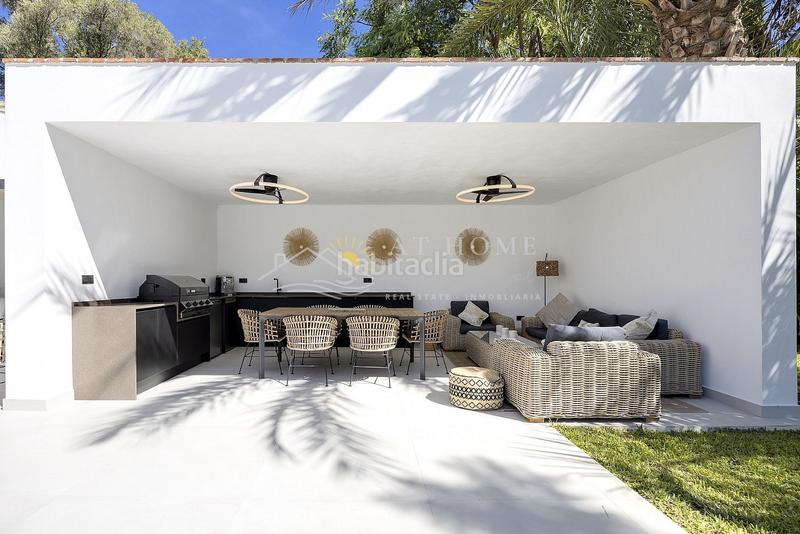 Foto 56b3474f-695b-4262-8d9d-f56e0f146817. Casa con parcheggio piscina in Benahavís pueblo Benahavís