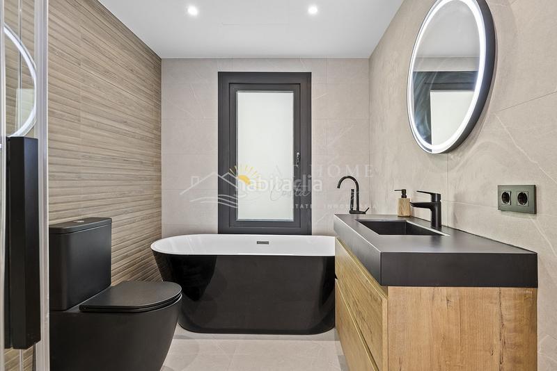 Foto 70cd5687-dace-43ba-821c-a6c214b69e0c. Casa con parcheggio piscina in Benahavís pueblo Benahavís