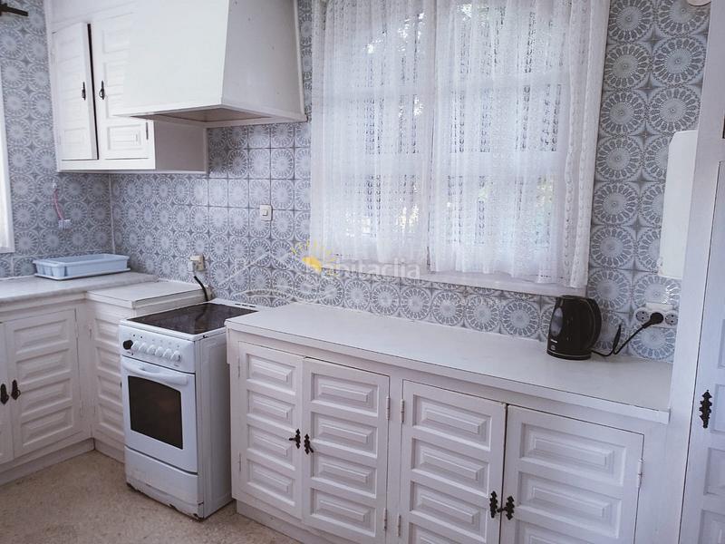 Foto bed635ae-bac7-474b-af5e-8e2f8bcf82ff. Rent house with pool in Centro Nerja