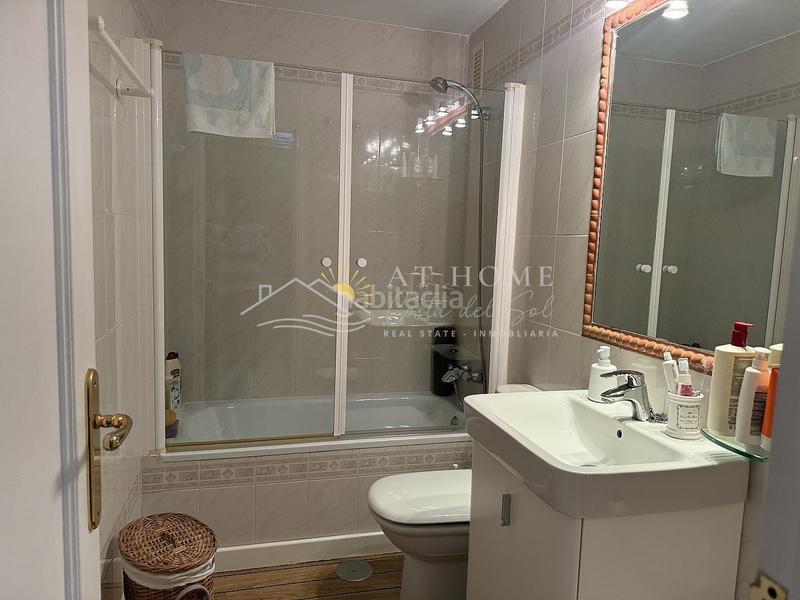 Foto 3ca7f2b3-9ee1-4fd8-9c34-e930c01d66cb. Apartament amb aparcament a la cala Mijas Mijas