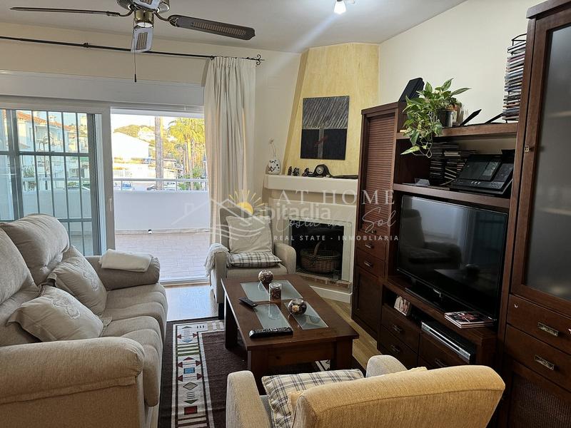 Foto aec42650-2c23-4c46-9144-439dcf105af6. Apartament amb aparcament a la cala Mijas Mijas