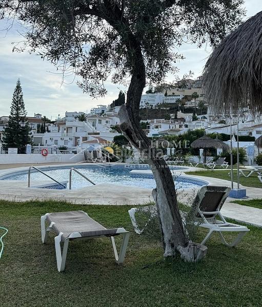 Foto d6611cb2-1a94-47f5-b81d-abdf30394931. Dúplex a Centro Nerja