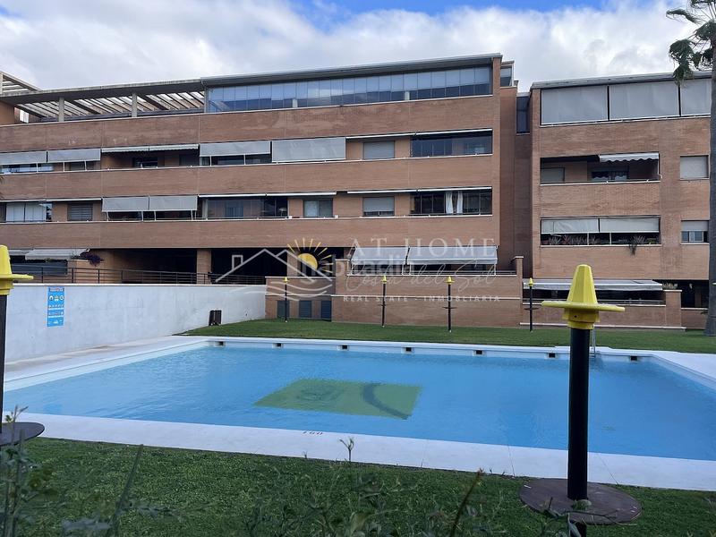 Foto 99b6df07-bf8e-48bd-8f57-d809219bf512. Apartamento atico en El Pinillo Torremolinos