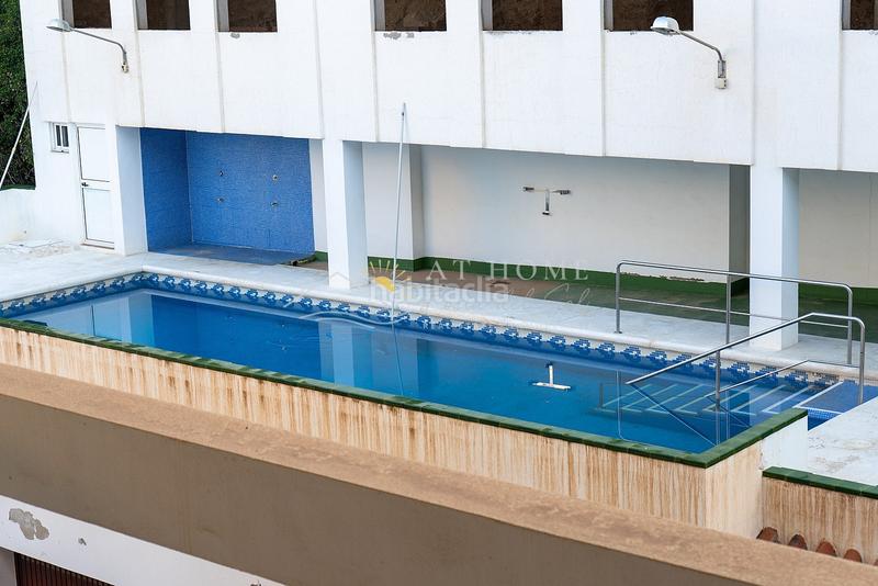 Foto f649c8c4-845e-4b90-86b2-79805bee42fc. Apartament amb piscina a El Morche Torrox
