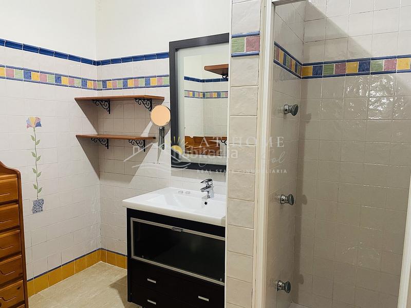 Foto fa07bbbf-0a03-49a3-8ff2-284b443e7967. Piccolo appartamento con piscina in Centro Nerja