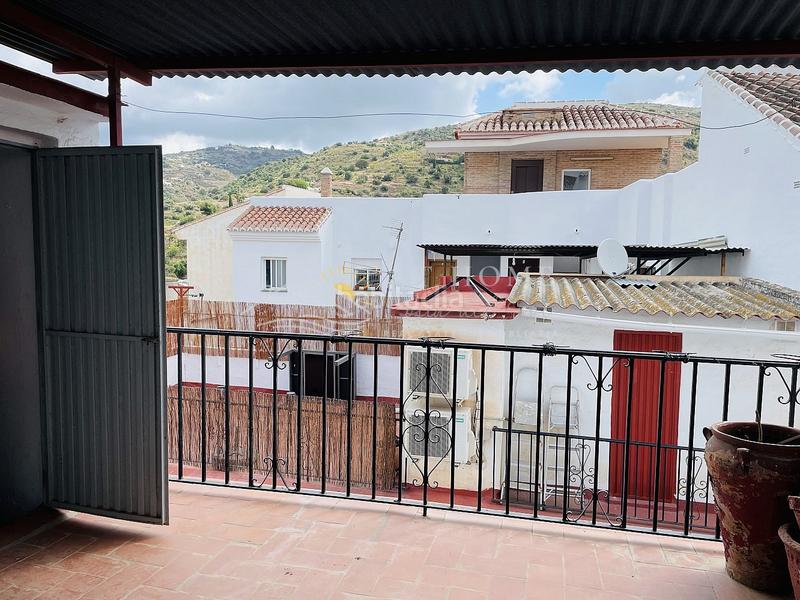 Foto f42f8200-677d-4d61-ba2e-eccb083fba18. Casa  en Torrox pueblo Torrox