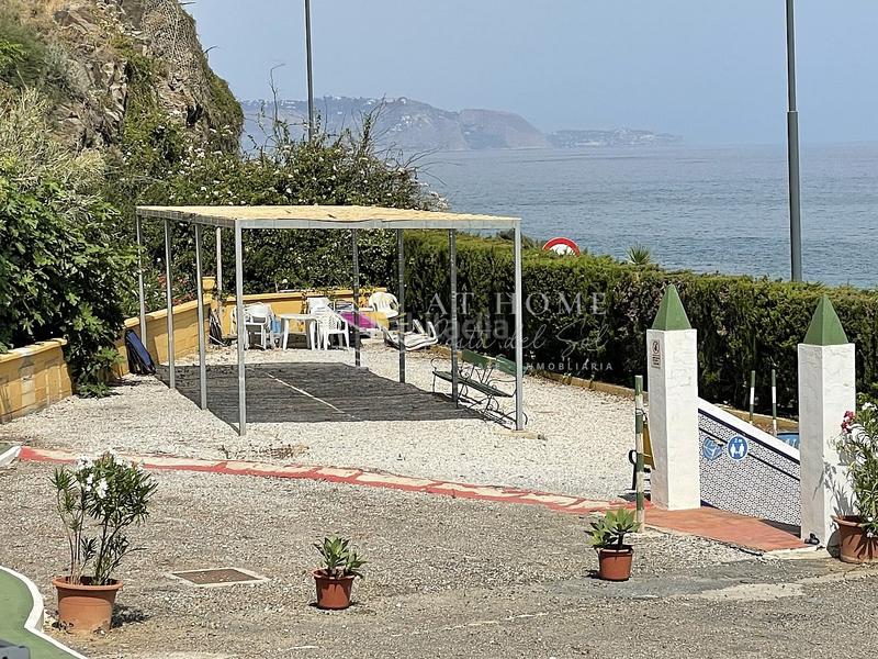 Foto 3175cd6e-2b73-4eee-b54e-08829fa63a7d. Apartament amb aparcament a Torrox pueblo Torrox