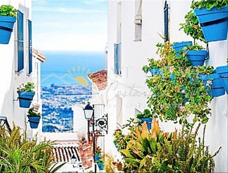 Foto f8ec08a9-6b8b-49a7-820d-fe99dce5af64. Terreny residencial a Mijas pueblo Mijas