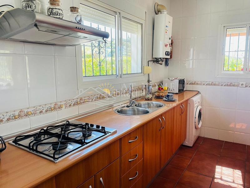 Foto d8c5cc51-f6fd-49fb-9bd3-6b2337dd50b7. Lloguer casa amb aparcament piscina a Torrox pueblo Torrox