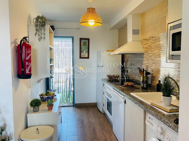 Foto 361c7d6f-bd05-4929-a8ee-f98c2cb0e327. Rent house with parking pool in Torrox pueblo Torrox