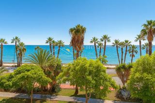 Apartament a Centro Histórico. Magnifico piso en primera linea de playa.
