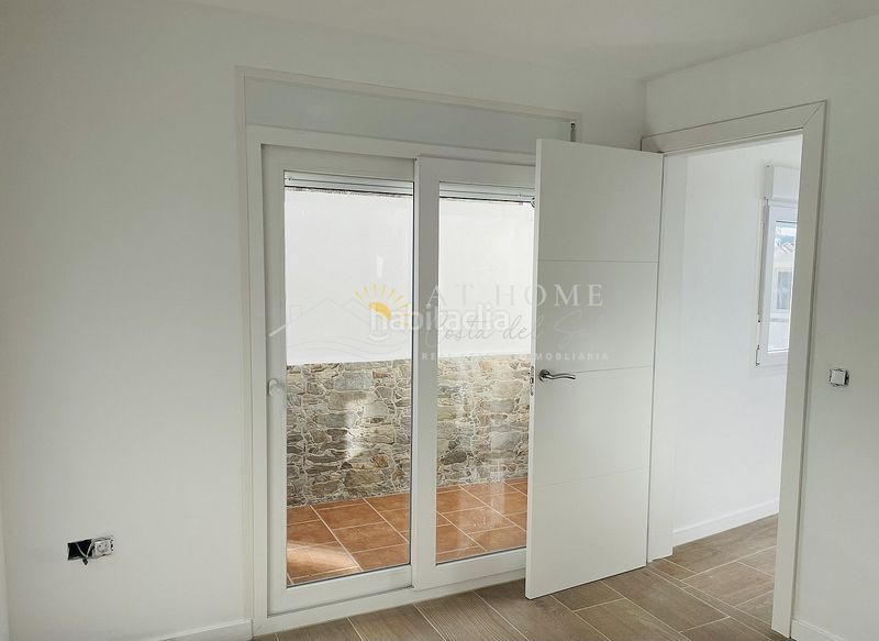 Foto 3ec6b903-bb67-442a-8cd9-a5ff98872a87. Piso obra nueva . en Torrox pueblo Torrox