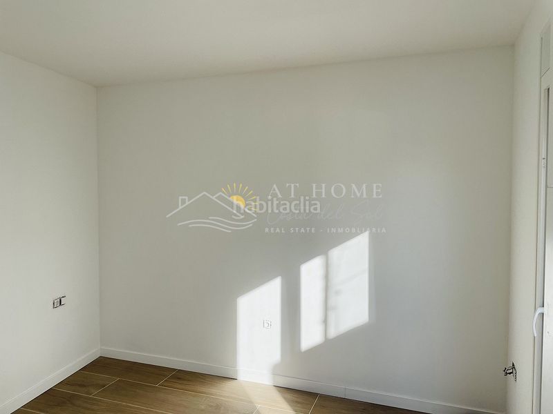 Foto 5214a542-3184-471c-aacc-472ef9112995. Piso obra nueva . en Torrox pueblo Torrox