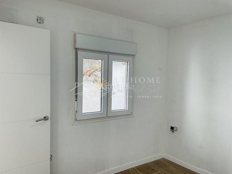 Foto b81d4a9c-4d8e-45ed-9e10-b4b5b9c5103b. Piso obra nueva . en Torrox pueblo Torrox