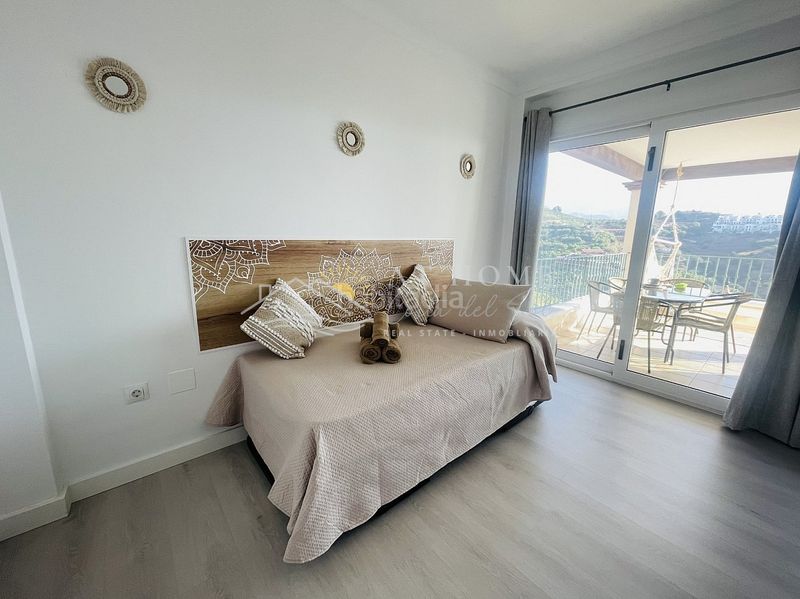 Foto 4315f290-04f6-4c09-8596-437182f914cf. Apartament amb piscina a Centro Nerja