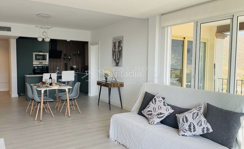 Foto 433f8bfe-bc52-4f02-9c72-66b683865c51. Apartament amb piscina a Centro Nerja