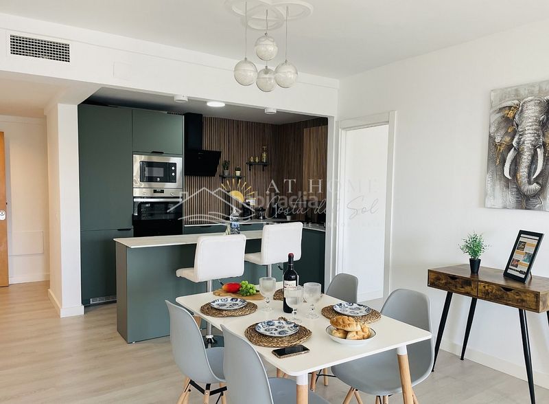 Foto c42e3709-73f0-4d91-8fd2-c60f84dff142. Apartament amb piscina a Centro Nerja