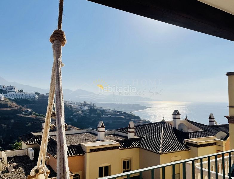 Foto c817553c-d7b7-428f-98f4-456c47dbc131. Apartament amb piscina a Centro Nerja