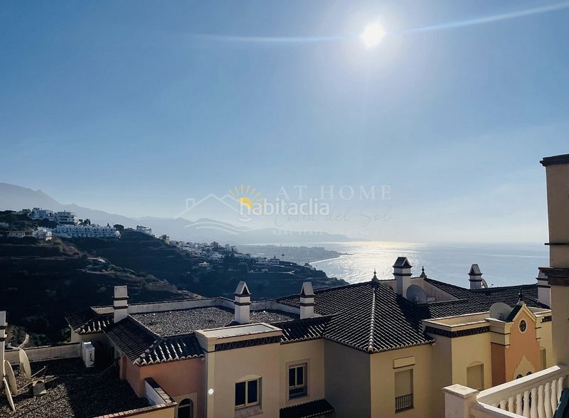 Foto f9d5d302-e879-4eaf-bcab-3e30620bf5f3. Apartament amb piscina a Centro Nerja