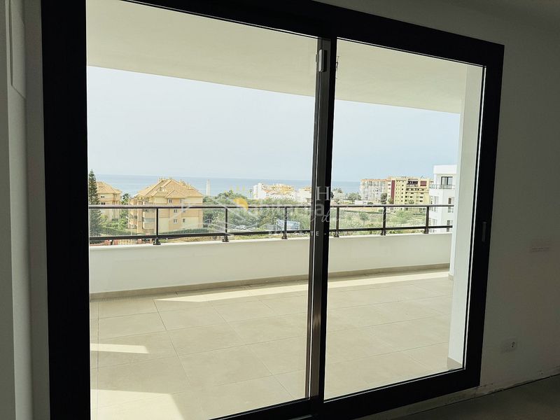 Foto 30fe9c44-b172-4077-b11c-2a008a0e61f8. Apartament amb aparcament piscina a El Peñoncillo Torrox