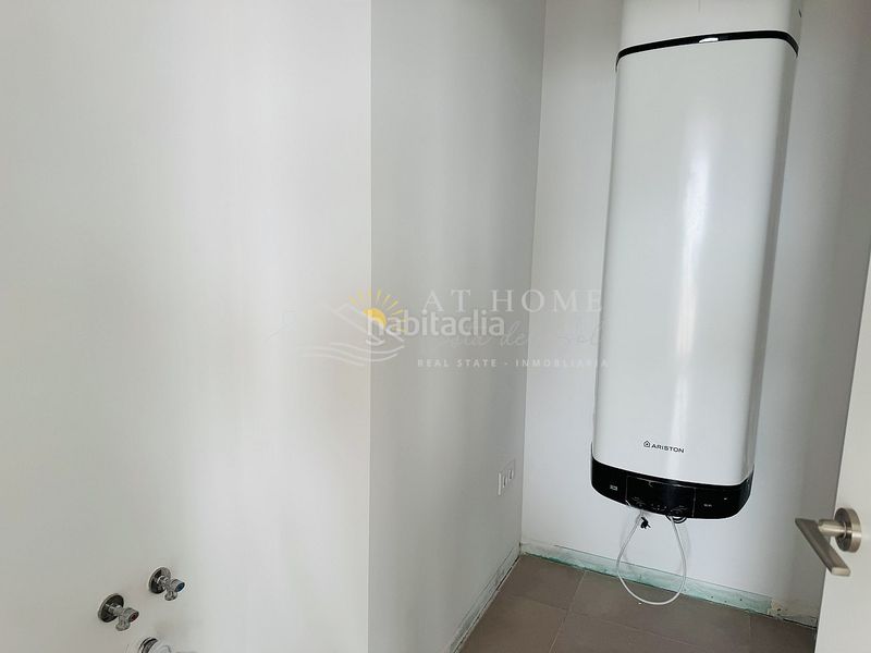 Foto 4c9f31c2-26e0-406d-aae8-6436a89062e3. Apartament amb aparcament piscina a El Peñoncillo Torrox