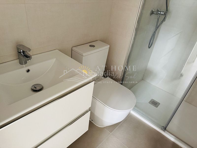 Foto 9f2881ce-6e6b-42bf-9c5c-1b4449c4f393. Apartament amb aparcament piscina a El Peñoncillo Torrox