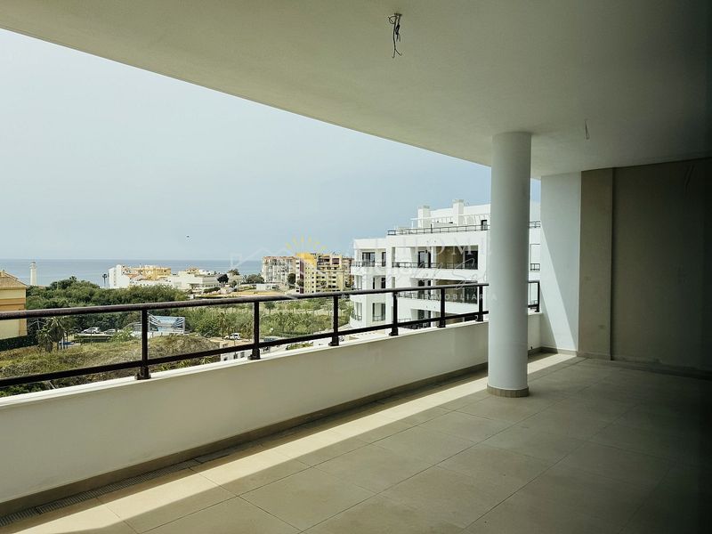 Foto b6c1f1e5-f6e3-4f81-9a8f-d889e8817c99. Apartament amb aparcament piscina a El Peñoncillo Torrox