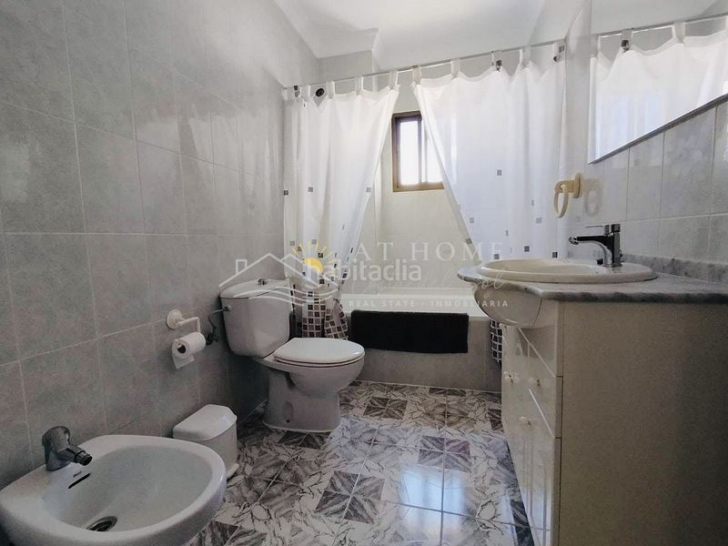 Foto 64701f83-53ad-4172-88ff-eebf9fdb30d4. Apartament a Centro Nerja
