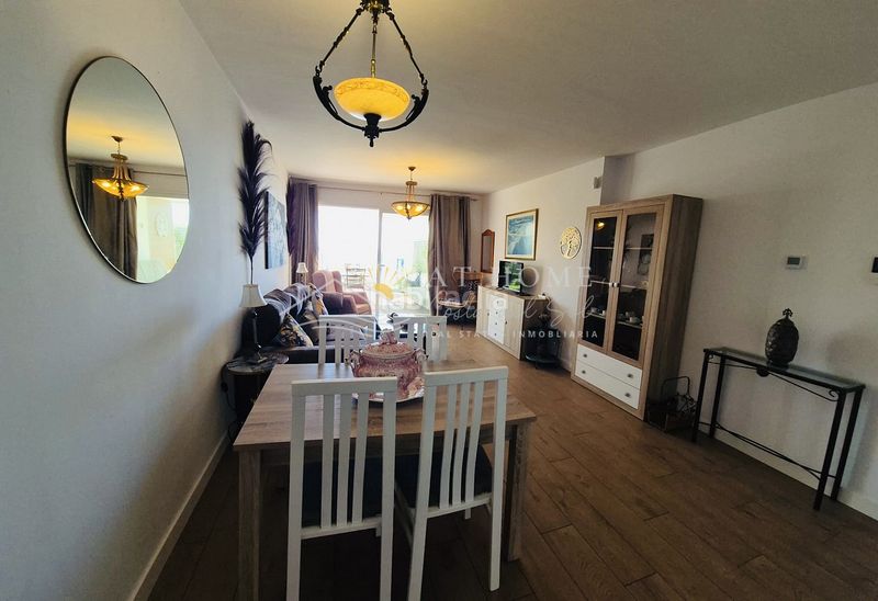 Foto 66eab147-b10c-48dc-8c05-0acf2b252a3f. Apartament amb aparcament piscina a Torrox pueblo Torrox