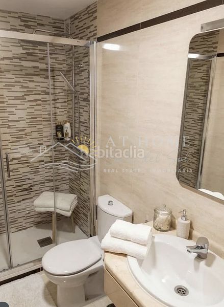 Foto 43aa0f1e-88c2-454c-9581-4378e020b9d9. Apartament amb aparcament piscina a Centro Nerja