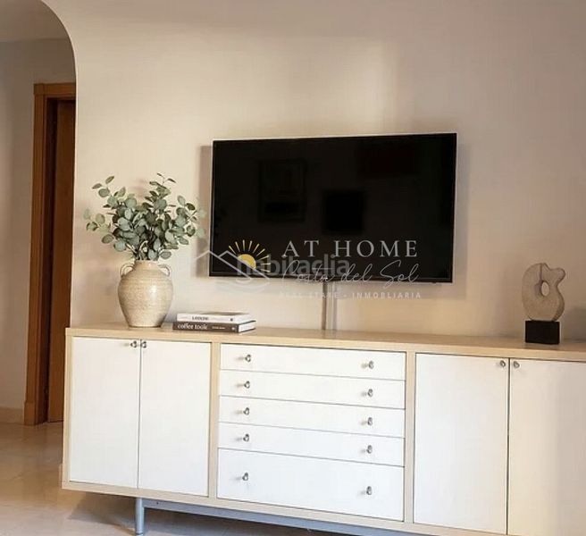Foto 82fb66ef-2154-4965-b229-246b0d152d82. Apartament amb aparcament piscina a Centro Nerja