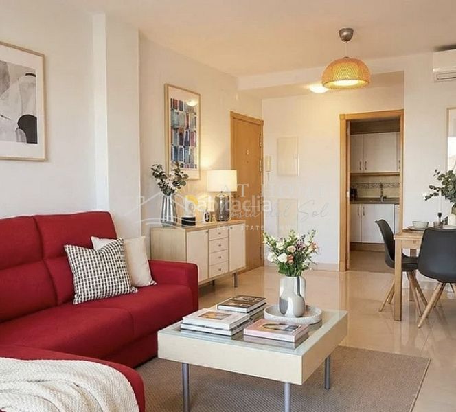 Foto acb196df-3539-483f-bd31-9451122f25c6. Apartament amb aparcament piscina a Centro Nerja
