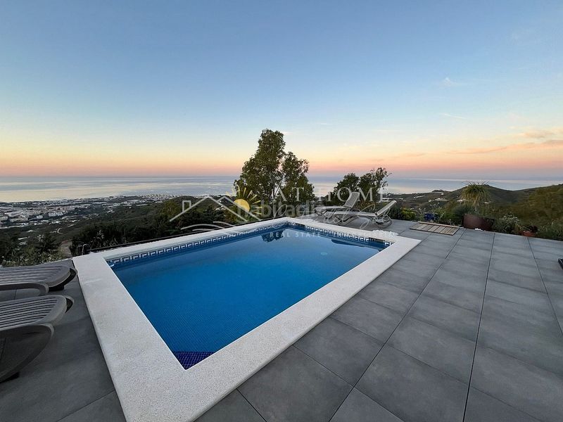 Foto 77fec681-82d5-4814-8684-118fd3d82db5. Casa amb aparcament piscina a Torrox pueblo Torrox